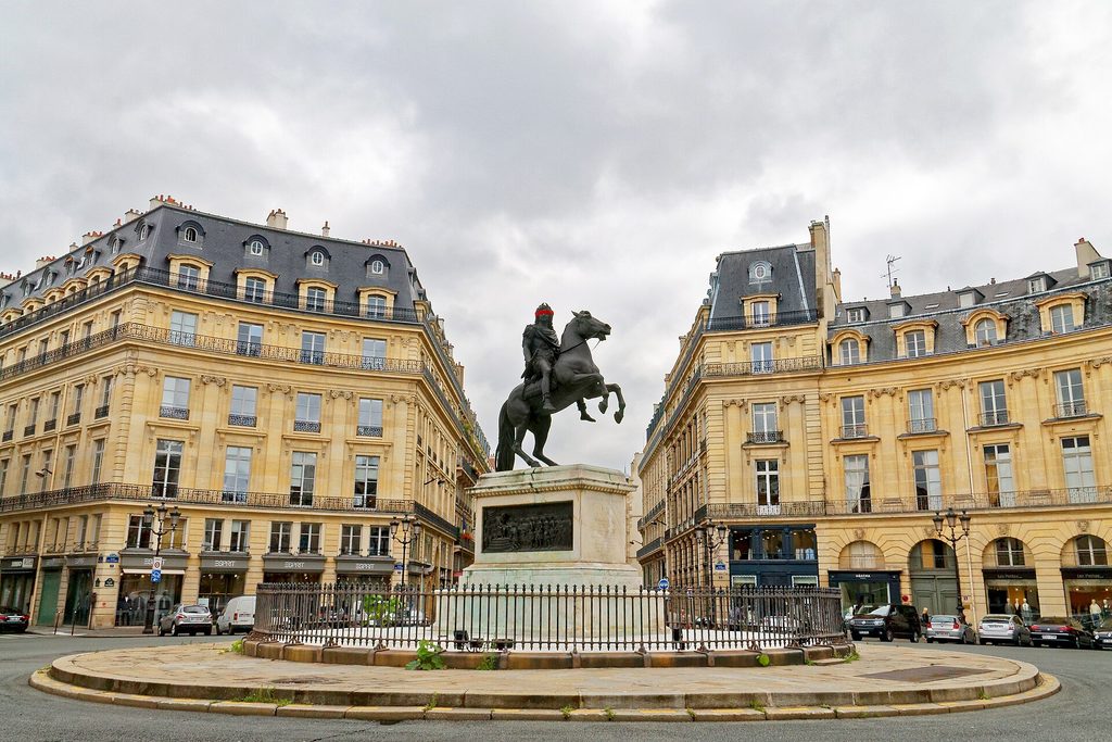 Place des Victoires à Paris, exemple d’ensemble urbain et architectural patrimonial.